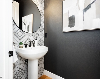 2240 Village Walk Drive - Photo Thumbnail 20