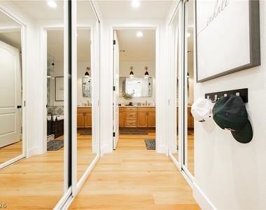 2240 Village Walk Drive - Photo Thumbnail 31