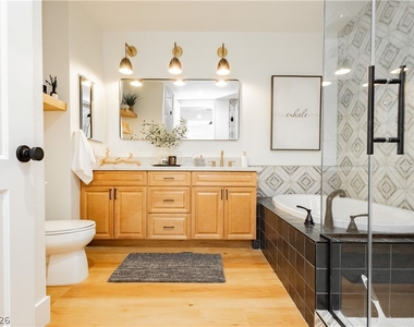2240 Village Walk Drive - Photo Thumbnail 32