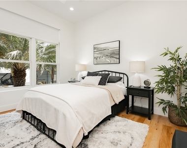2240 Village Walk Drive - Photo Thumbnail 28