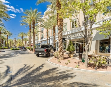 2240 Village Walk Drive - Photo Thumbnail 56