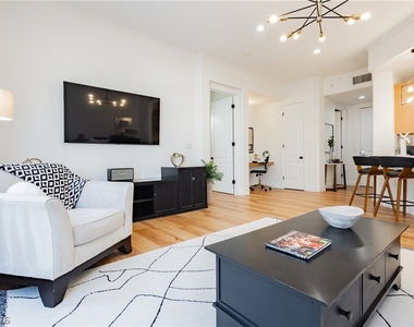 2240 Village Walk Drive - Photo Thumbnail 5