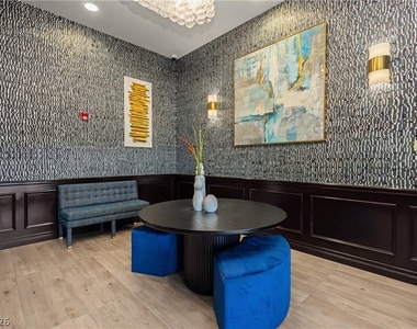 2240 Village Walk Drive - Photo Thumbnail 47