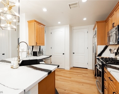 2240 Village Walk Drive - Photo Thumbnail 15