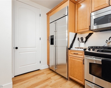 2240 Village Walk Drive - Photo Thumbnail 16