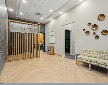 2240 Village Walk Drive - Photo Thumbnail 42