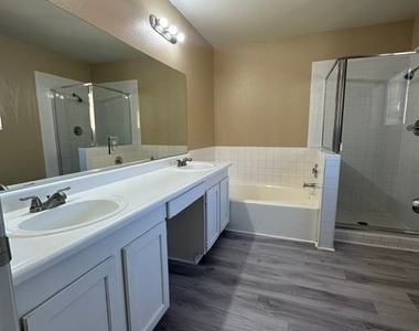4004 Elkridge Drive - Photo Thumbnail 6