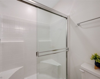 6515 Taffrail Avenue - Photo Thumbnail 11
