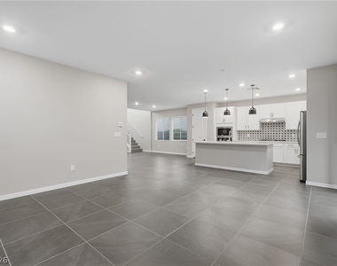 169 Medianoche Street - Photo Thumbnail 15