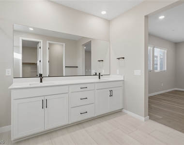169 Medianoche Street - Photo Thumbnail 33