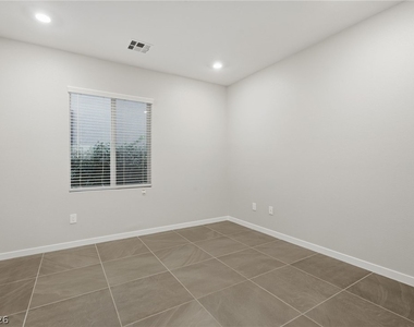 169 Medianoche Street - Photo Thumbnail 7