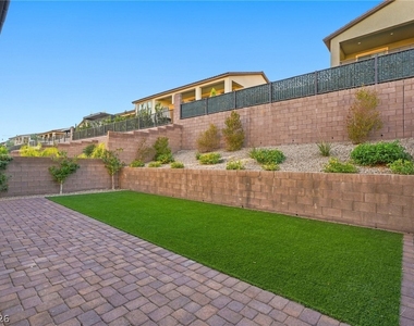 169 Medianoche Street - Photo Thumbnail 40