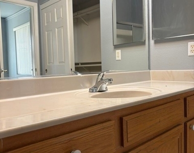 7131 S Durango Drive - Photo Thumbnail 10