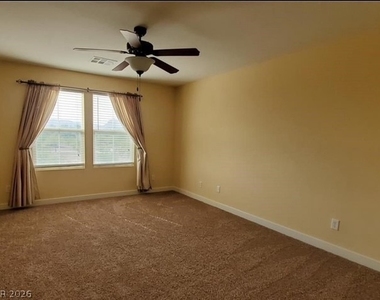 8775 Autumn Teal Avenue - Photo Thumbnail 12