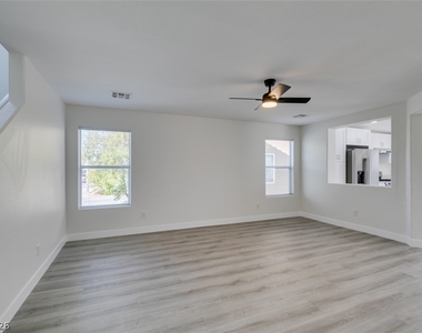 9892 Gold Pan Court - Photo Thumbnail 5