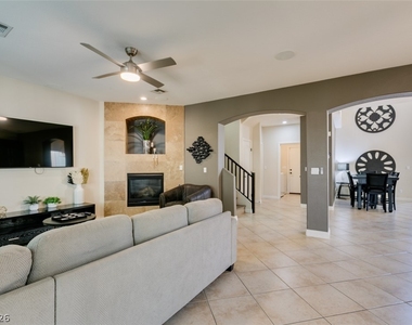 3166 E Eldorado Lane - Photo Thumbnail 4