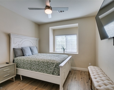 3166 E Eldorado Lane - Photo Thumbnail 16