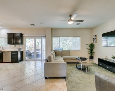 3166 E Eldorado Lane - Photo Thumbnail 5