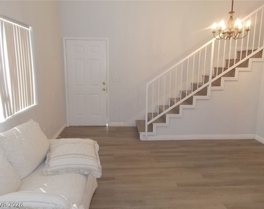 5621 Lago Court - Photo Thumbnail 5