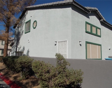 5621 Lago Court - Photo Thumbnail 2