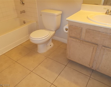 5621 Lago Court - Photo Thumbnail 8