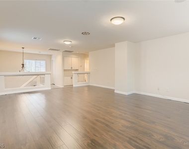 10995 Royal Highlands Street - Photo Thumbnail 9