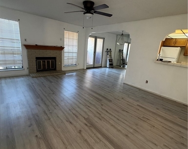 1751 E Reno Avenue - Photo Thumbnail 3