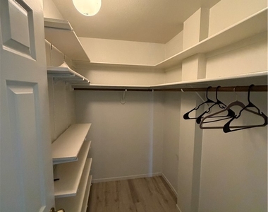 1751 E Reno Avenue - Photo Thumbnail 10
