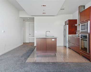 4471 Dean Martin Drive - Photo Thumbnail 7