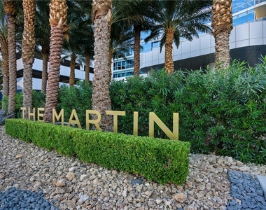 4471 Dean Martin Drive - Photo Thumbnail 22