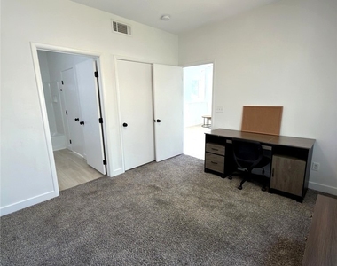 9050 W Warm Springs Road - Photo Thumbnail 16