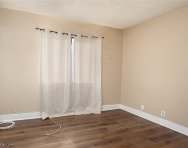 619 Pepper Tree Circle - Photo Thumbnail 9