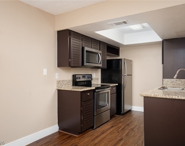 619 Pepper Tree Circle - Photo Thumbnail 6