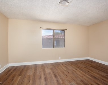 619 Pepper Tree Circle - Photo Thumbnail 12