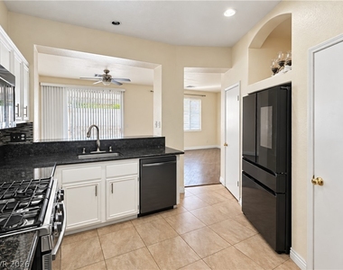 8516 Sonnet Court - Photo Thumbnail 10