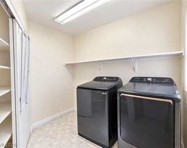 8516 Sonnet Court - Photo Thumbnail 15