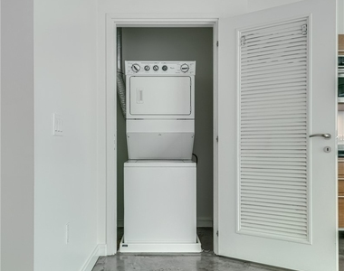 200 Hoover Avenue - Photo Thumbnail 14