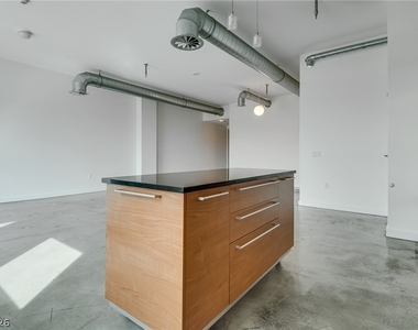 200 Hoover Avenue - Photo Thumbnail 11