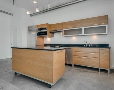 200 Hoover Avenue - Photo Thumbnail 16