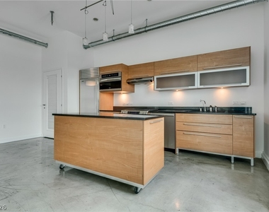 200 Hoover Avenue - Photo Thumbnail 9