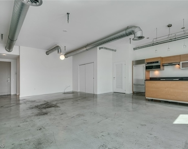 200 Hoover Avenue - Photo Thumbnail 5