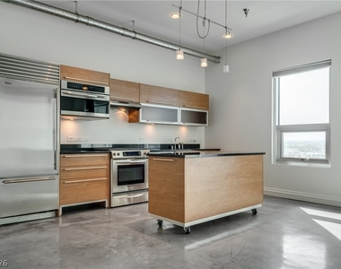 200 Hoover Avenue - Photo Thumbnail 15