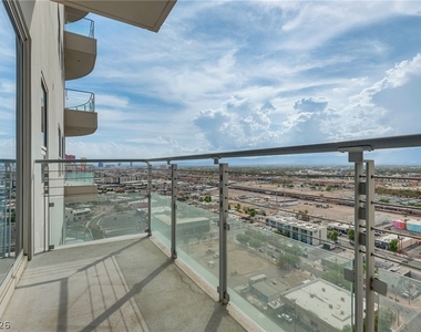 200 Hoover Avenue - Photo Thumbnail 17