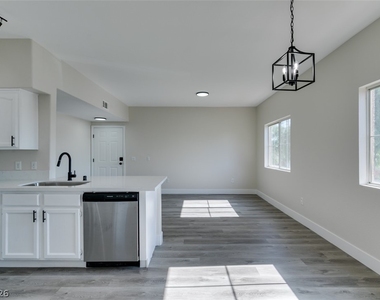 3400 Cabana Drive - Photo Thumbnail 25