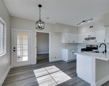 3400 Cabana Drive - Photo Thumbnail 16