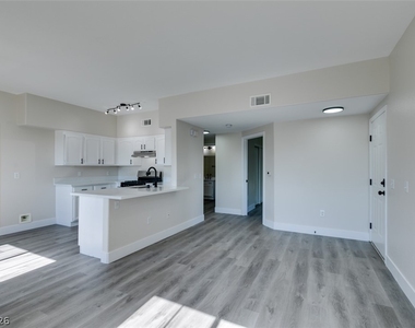 3400 Cabana Drive - Photo Thumbnail 10
