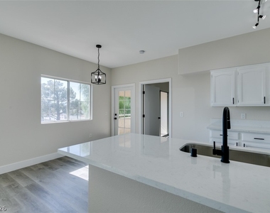 3400 Cabana Drive - Photo Thumbnail 14