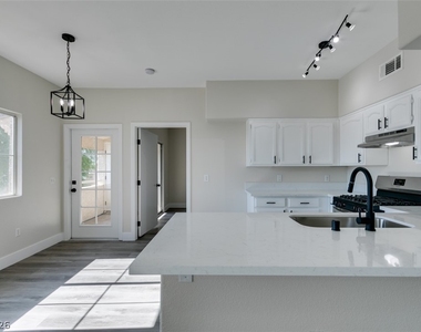 3400 Cabana Drive - Photo Thumbnail 20