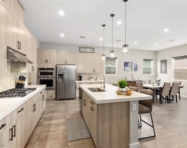 2642 Summit Springs Street - Photo Thumbnail 12