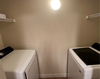 7255 W Sunset Road - Photo Thumbnail 9